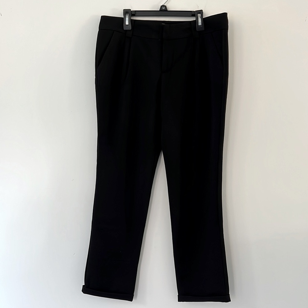 Old Navy Women’s Pants in Black Size 8 with Cuffs